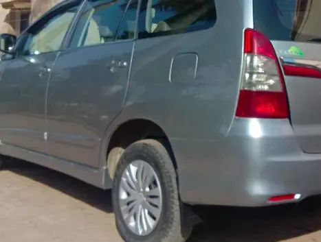 Toyota Innova 2.5 G 7 STR BS IV 2015