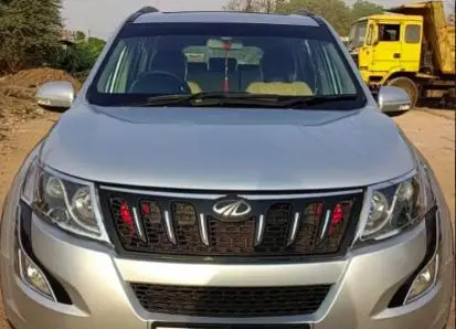 Mahindra XUV500 W10 AWD AT 2016