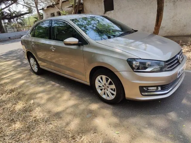 Volkswagen Vento 1.2 TSI Highline AT 2015