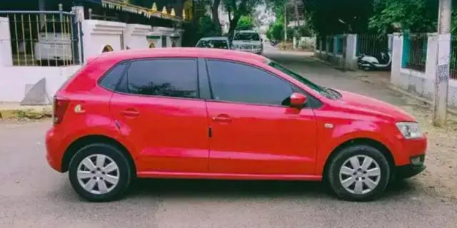 Volkswagen polo Trendline 1.2L (D) 2013