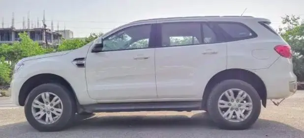 Ford Endeavour Titanium 2.2 4x2 AT 2016