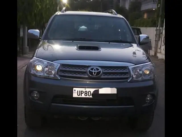 Toyota Fortuner 3.0 4X4 MT 2012