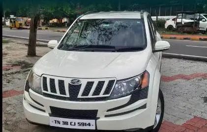 Mahindra XUV500 W8 2017