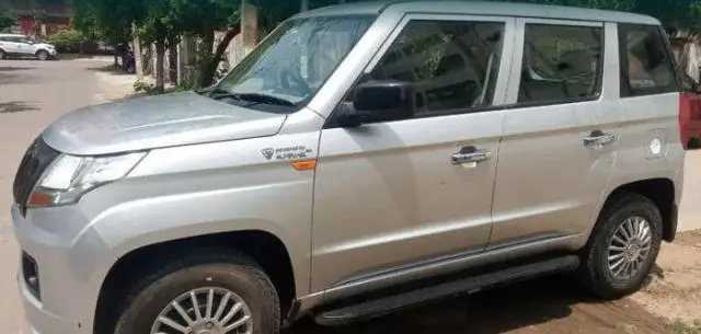 Mahindra TUV300 T4 Plus 2016