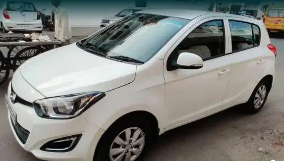 Hyundai i20 Sportz 1.4 CRDi 2013