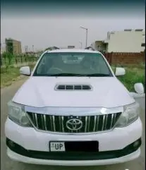 Toyota Fortuner 3.0 4X4 MT 2013