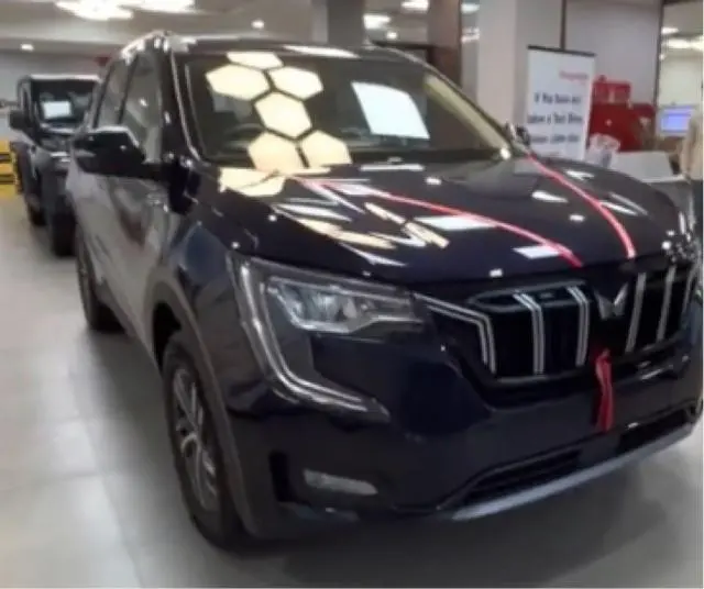 Mahindra XUV700 AX 7 Petrol AT 7 STR 2022