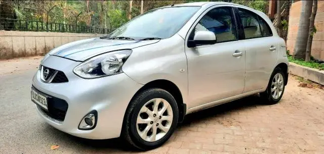 Nissan Micra XV CVT 2015