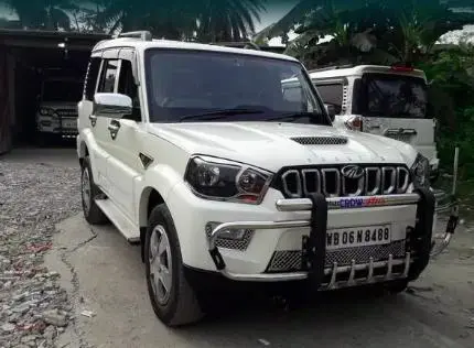 Mahindra Scorpio S4 2017