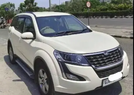 Mahindra XUV500 W8 2015