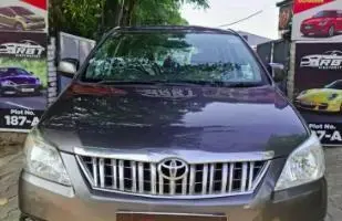 Toyota Innova 2.5 G 7 STR BS IV 2012