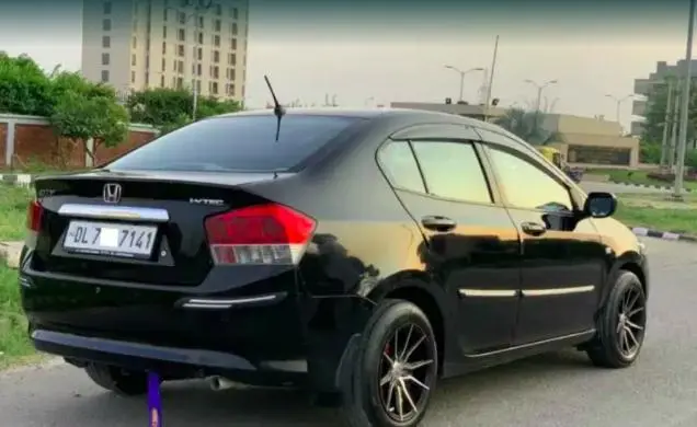 Honda City S i-VTEC 2009
