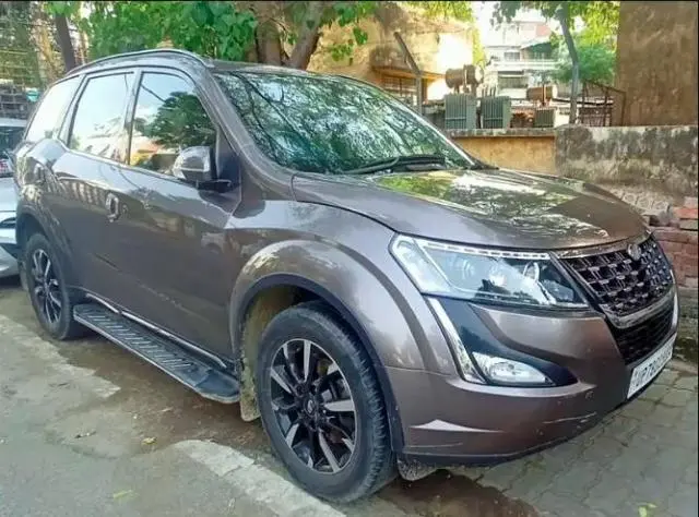 Mahindra XUV500 W11 2020