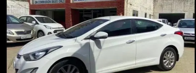 Hyundai Elantra 1.6 SX MT 2015