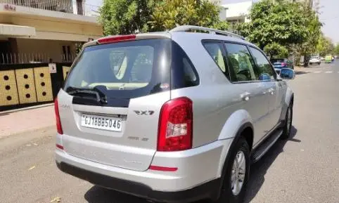 Mahindra Ssangyong Rexton RX7 2013