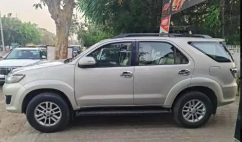 Toyota Fortuner 2.8 4x2 AT 2012