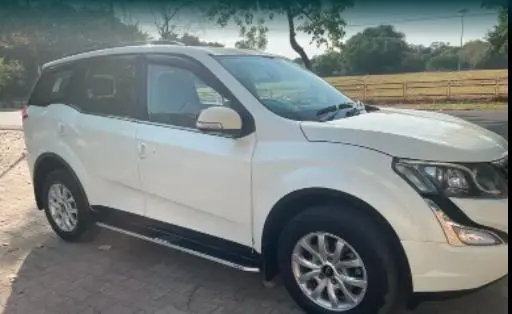 Mahindra XUV500 W10 2016