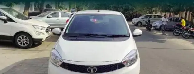 Tata Tiago Revotron XZ 2018