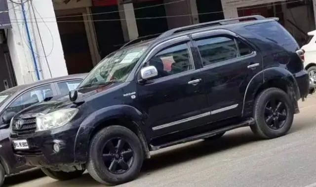 Toyota Fortuner 3.0 4X4 MT 2009