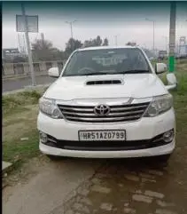 Toyota Fortuner 3.0 4X4 MT 2014