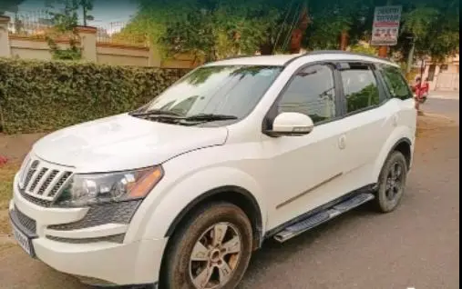 Mahindra XUV500 W8 2WD 2013