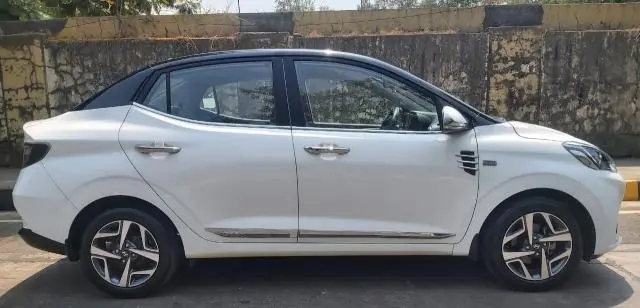 Hyundai Aura SX Plus 1.2 AMT Petrol 2020