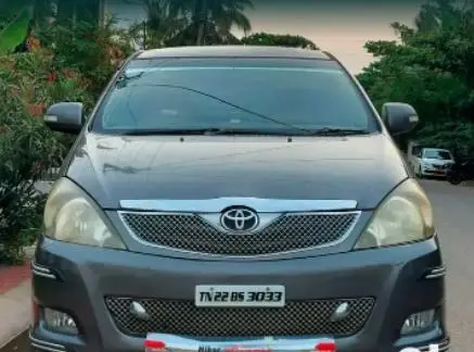 Toyota Innova 2.5 G 8 STR BS III 2010