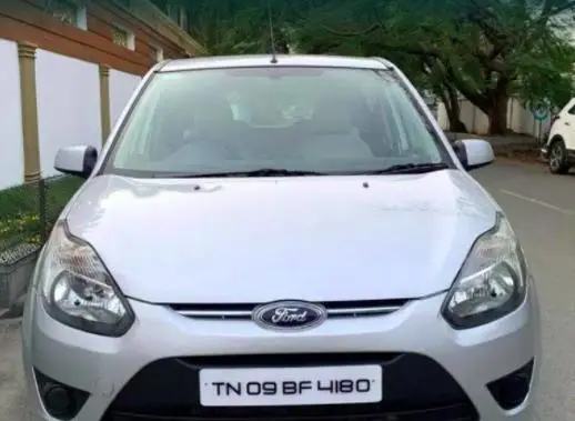 Ford Figo 1.2P TITANIUM MT 2010