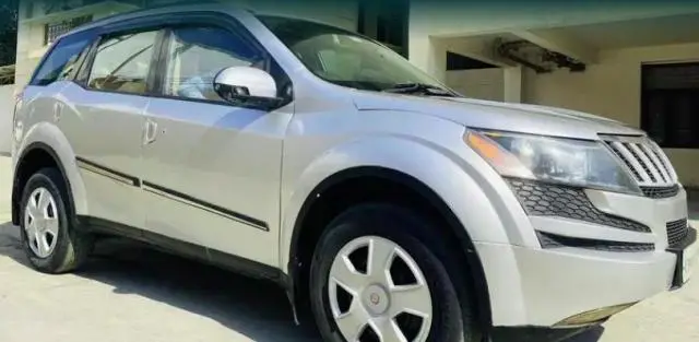 Mahindra XUV500 W6 4X2 2012