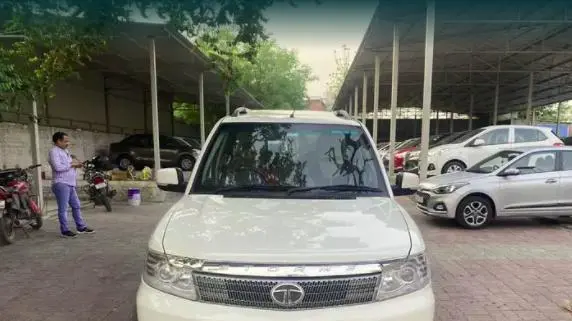 Tata Safari Storme 2.2 LX 4x2 2015