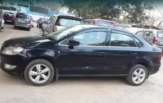 Skoda Rapid ELEGANCE 1.6 TDI MT 2015