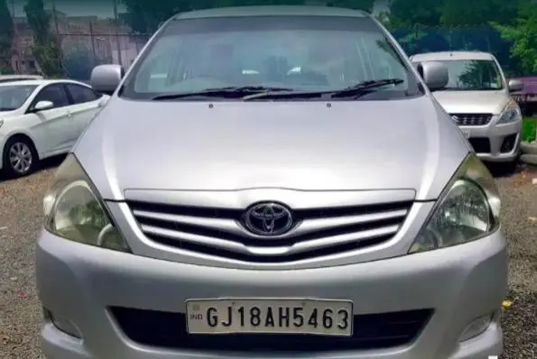 Toyota Innova 2.5 E 7 STR 2010