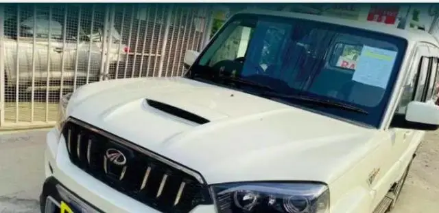 Mahindra Scorpio S10 2017