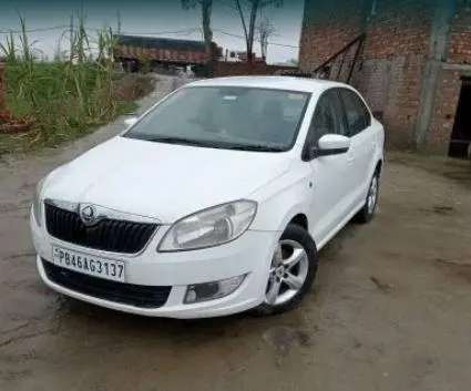 Skoda Rapid 1.6 MPI AMBITION 2012