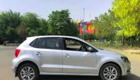 Volkswagen Polo Highline 1.6L (P) 2015