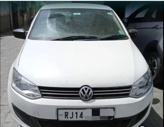 Volkswagen polo Trendline 1.2L (D) 2012
