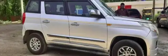 Mahindra TUV300 T8 2015
