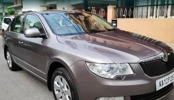 Skoda Superb ELEGANCE 2.0 TDI CR AT 2011