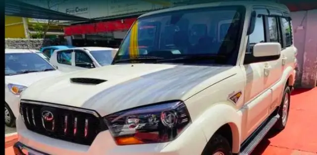 Mahindra Scorpio S10 2017