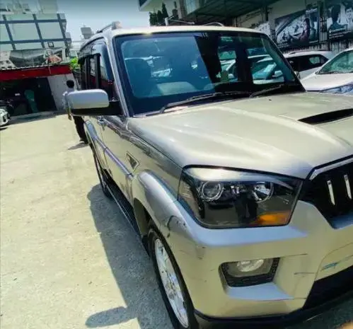 Mahindra Scorpio S10 2016