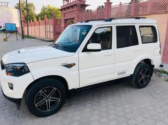 Mahindra Scorpio S6 Plus 1.99 2017