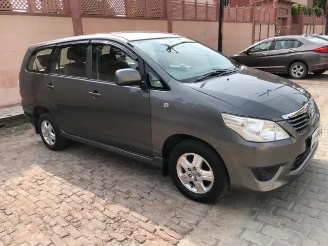 Toyota Innova 2.5 G 2013