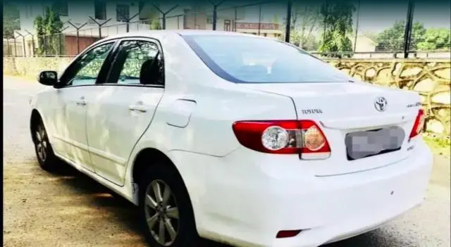 Toyota Corolla Altis D-4D G 2013