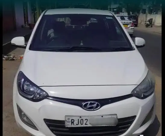 Hyundai i20 Sportz 1.4 CRDi 2013