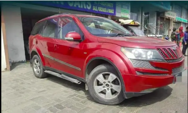 Mahindra XUV500 W8 2013