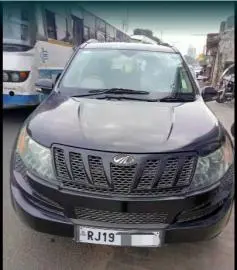 Mahindra XUV500 W8 2012