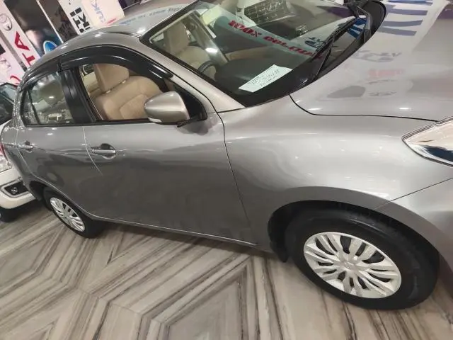 Maruti Suzuki Dzire VXi 2021