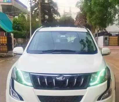 Mahindra XUV500 W6 2017