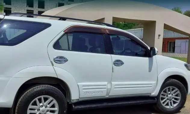 Toyota Fortuner 2.8 4x4 MT 2013