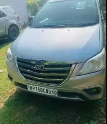 Toyota Innova 2.0 V 2013